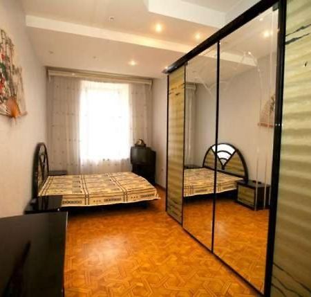 Flat in the city center Odesa Exterior photo