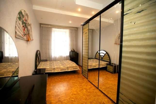 Flat in the city center Odesa Exterior photo