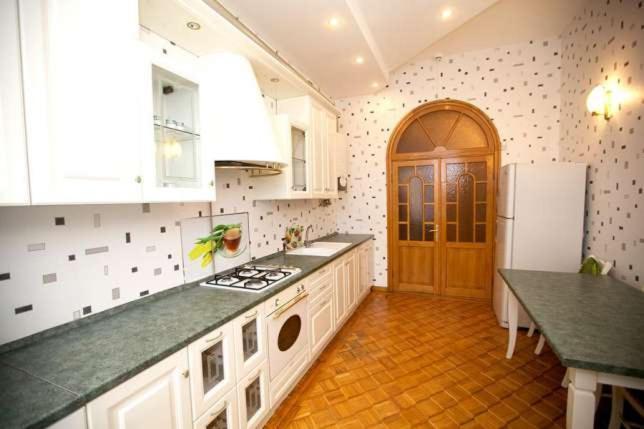 Flat in the city center Odesa Exterior photo
